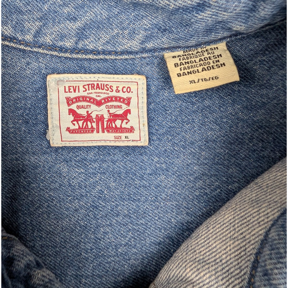 Levis Denim Shirt Womens XL Blue Pearl Snap Western Yoke Vintage Shacket Work - Picture 3 of 5